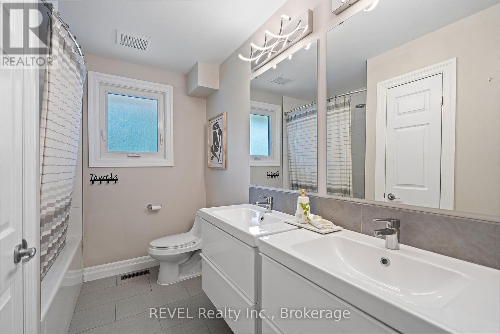 733 Line 1 Road, Niagara-On-The-Lake, Ontario  L0S 1T0 - Photo 23 - X12405968