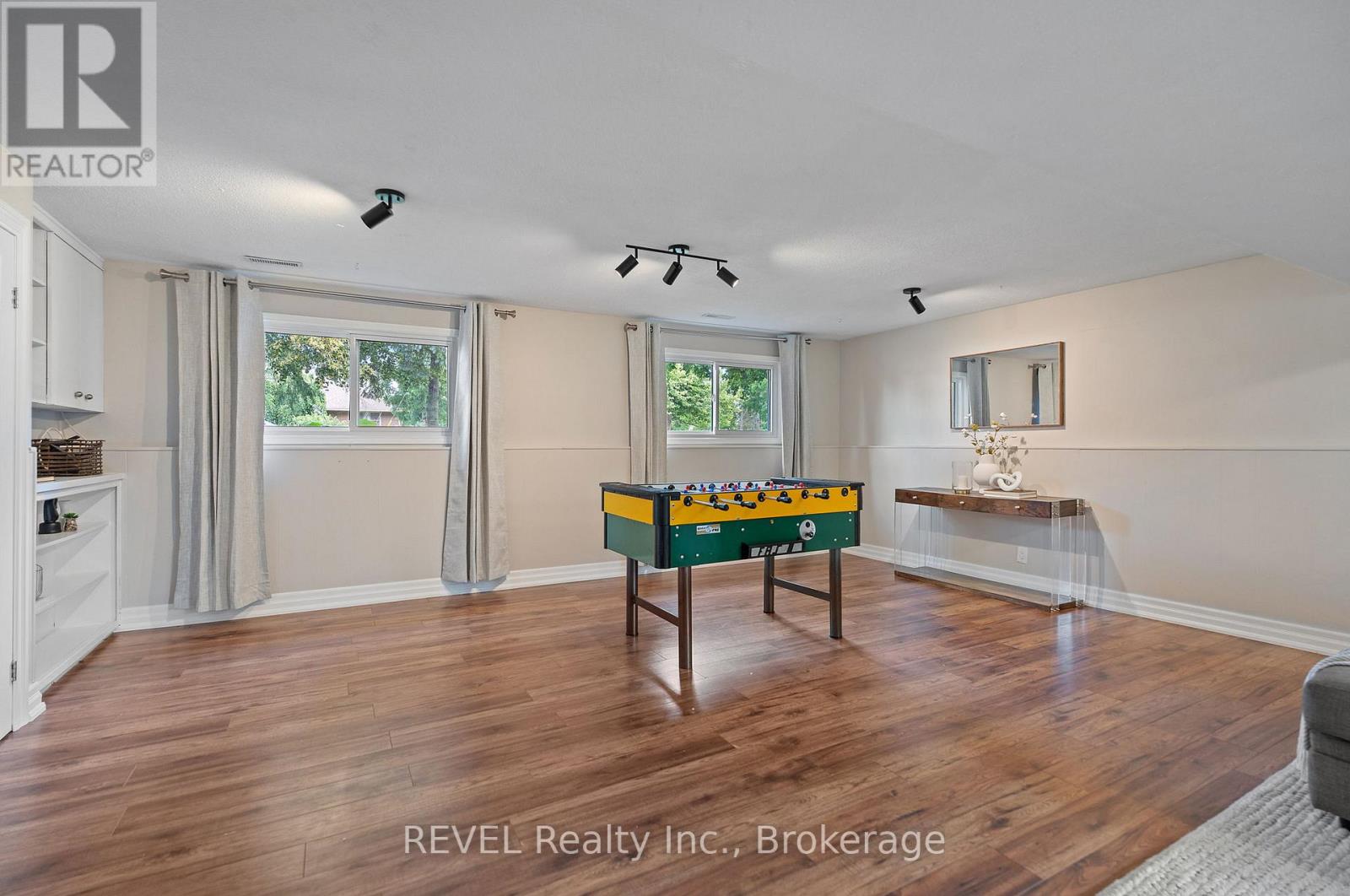 733 Line 1 Road, Niagara-On-The-Lake, Ontario  L0S 1T0 - Photo 27 - X12405968