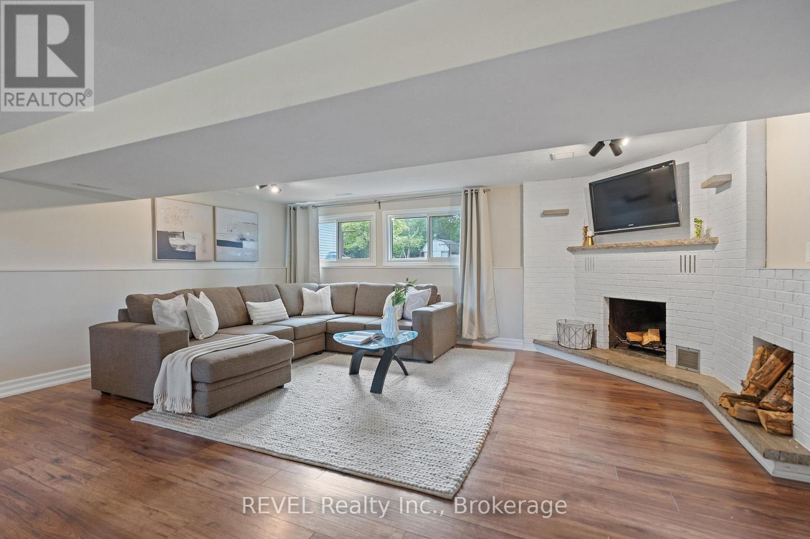 733 Line 1 Road, Niagara-On-The-Lake, Ontario  L0S 1T0 - Photo 28 - X12405968