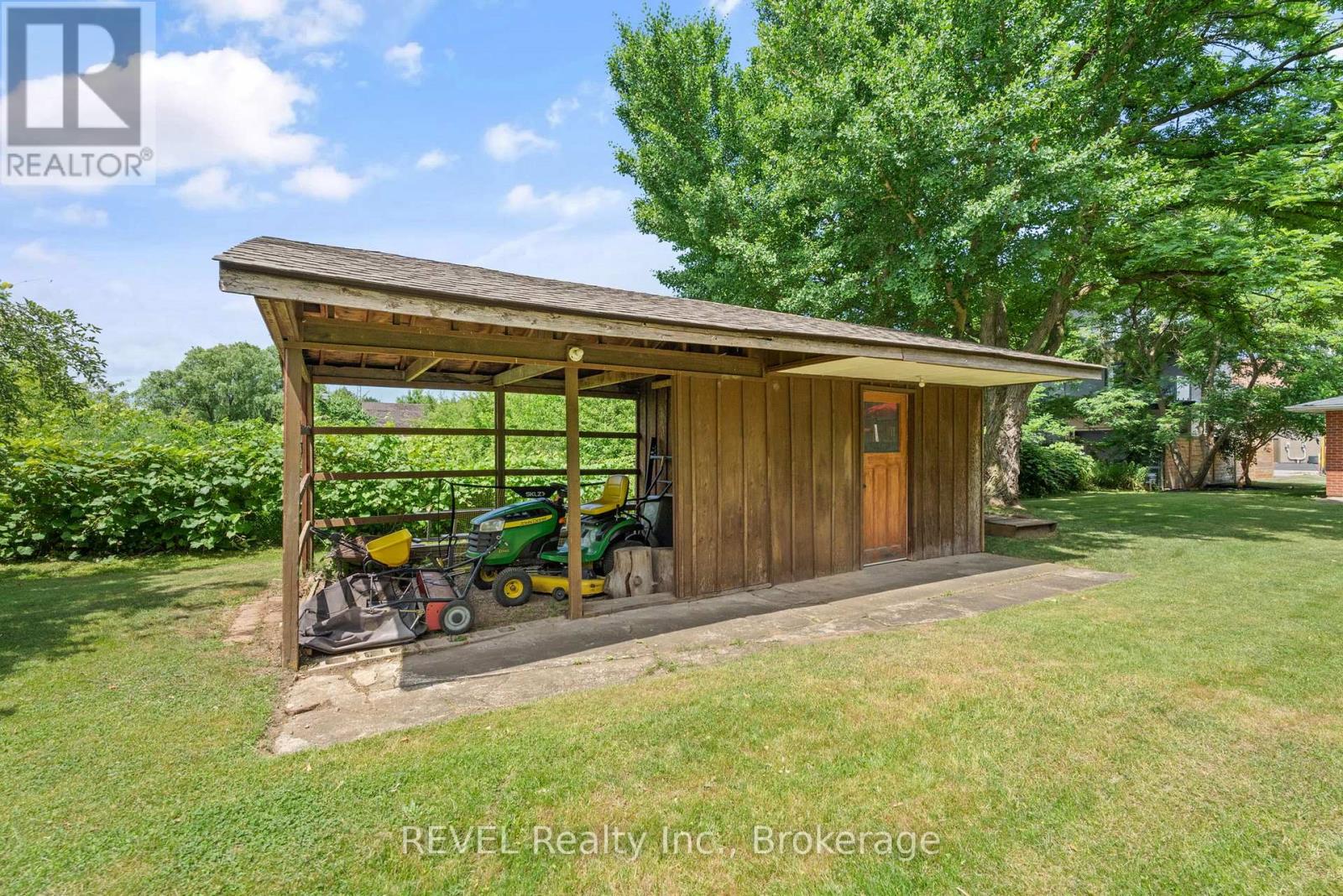 733 Line 1 Road, Niagara-On-The-Lake, Ontario  L0S 1T0 - Photo 39 - X12405968