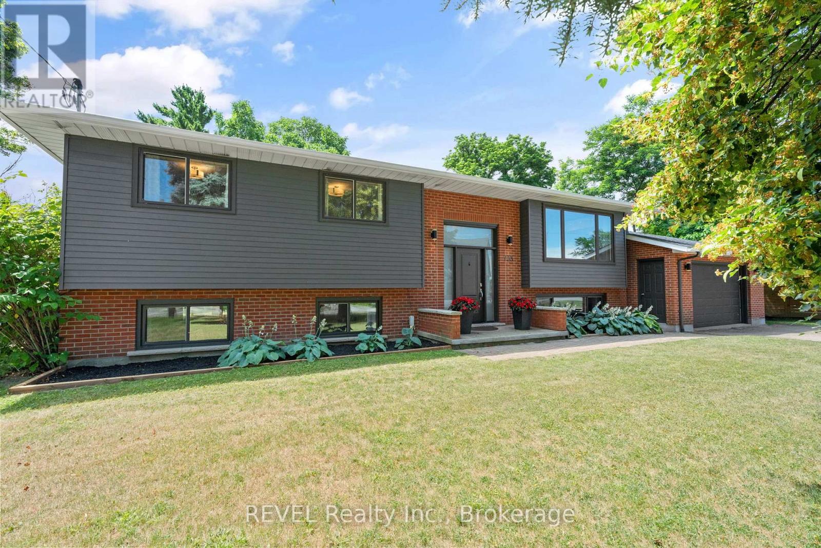 733 Line 1 Road, Niagara-On-The-Lake, Ontario  L0S 1T0 - Photo 41 - X12405968
