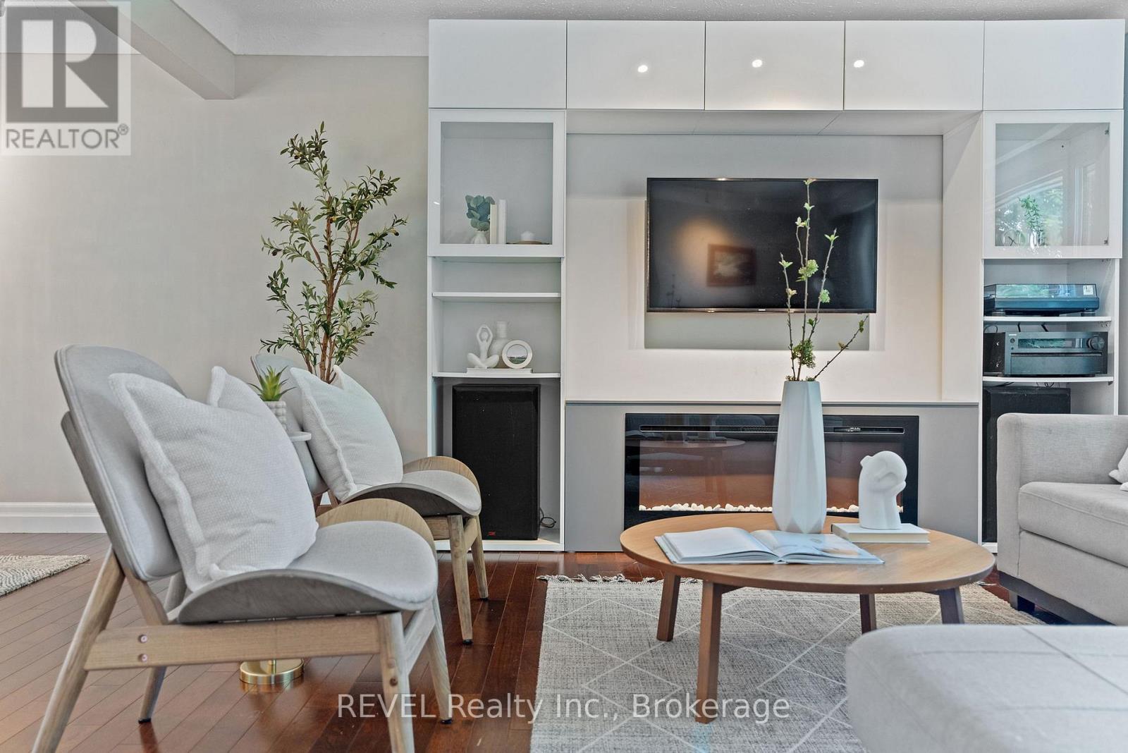 733 Line 1 Road, Niagara-On-The-Lake, Ontario  L0S 1T0 - Photo 6 - X12405968
