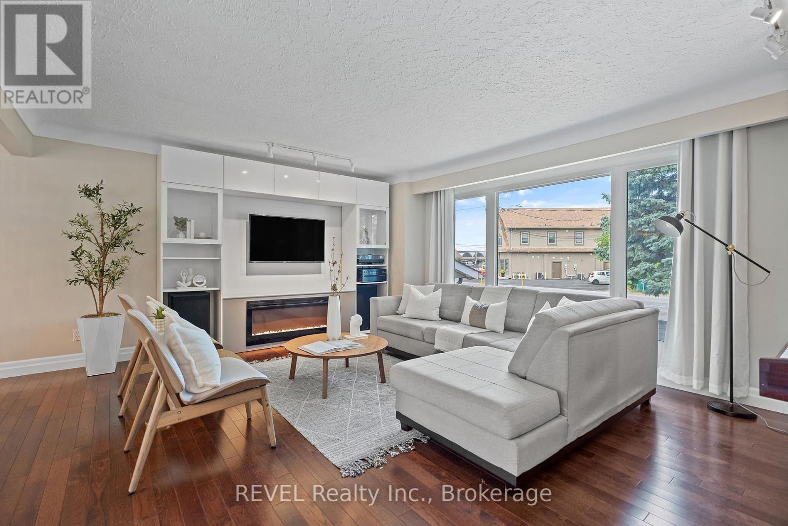733 Line 1 Road, Niagara-On-The-Lake, Ontario  L0S 1T0 - Photo 7 - X12405968
