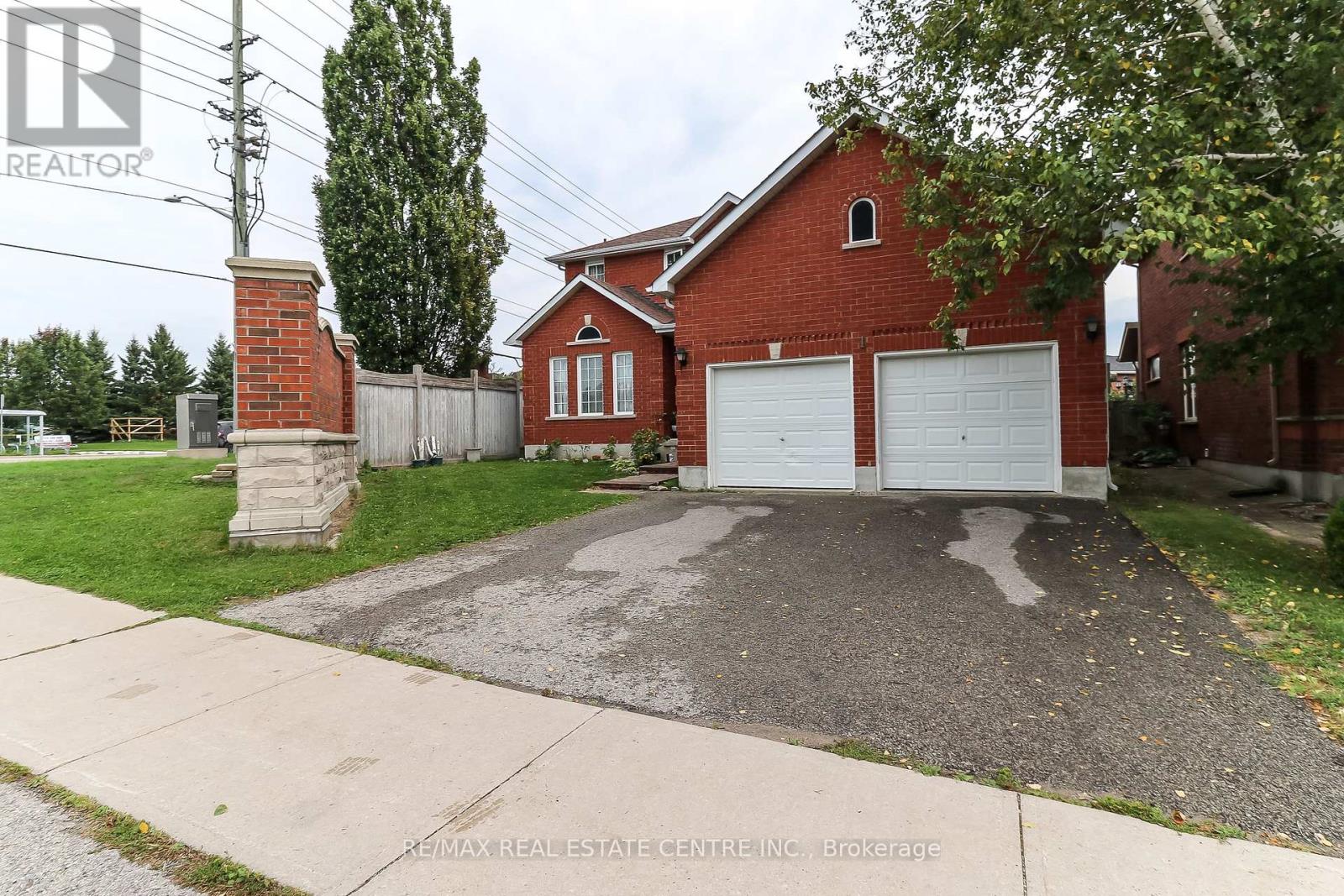 1 SANDRINGHAM DRIVE, Barrie, Ontario