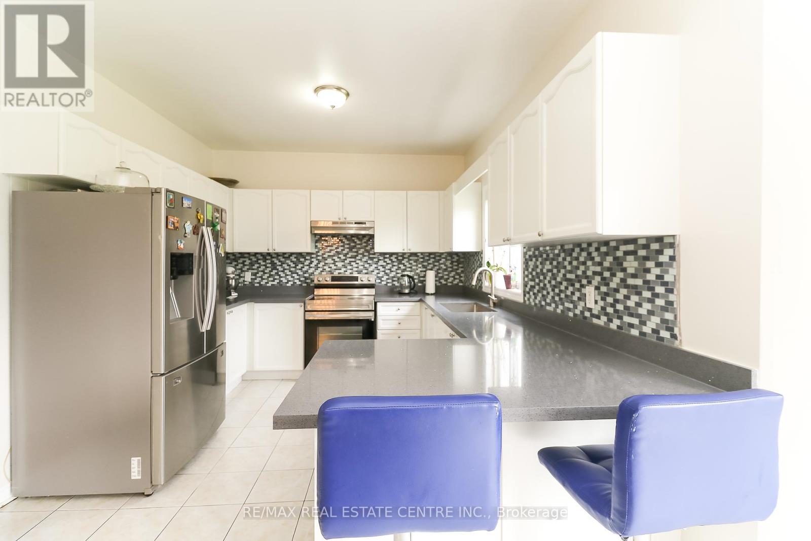 1 Sandringham Drive, Barrie, Ontario  L4N 0J9 - Photo 11 - S12405886