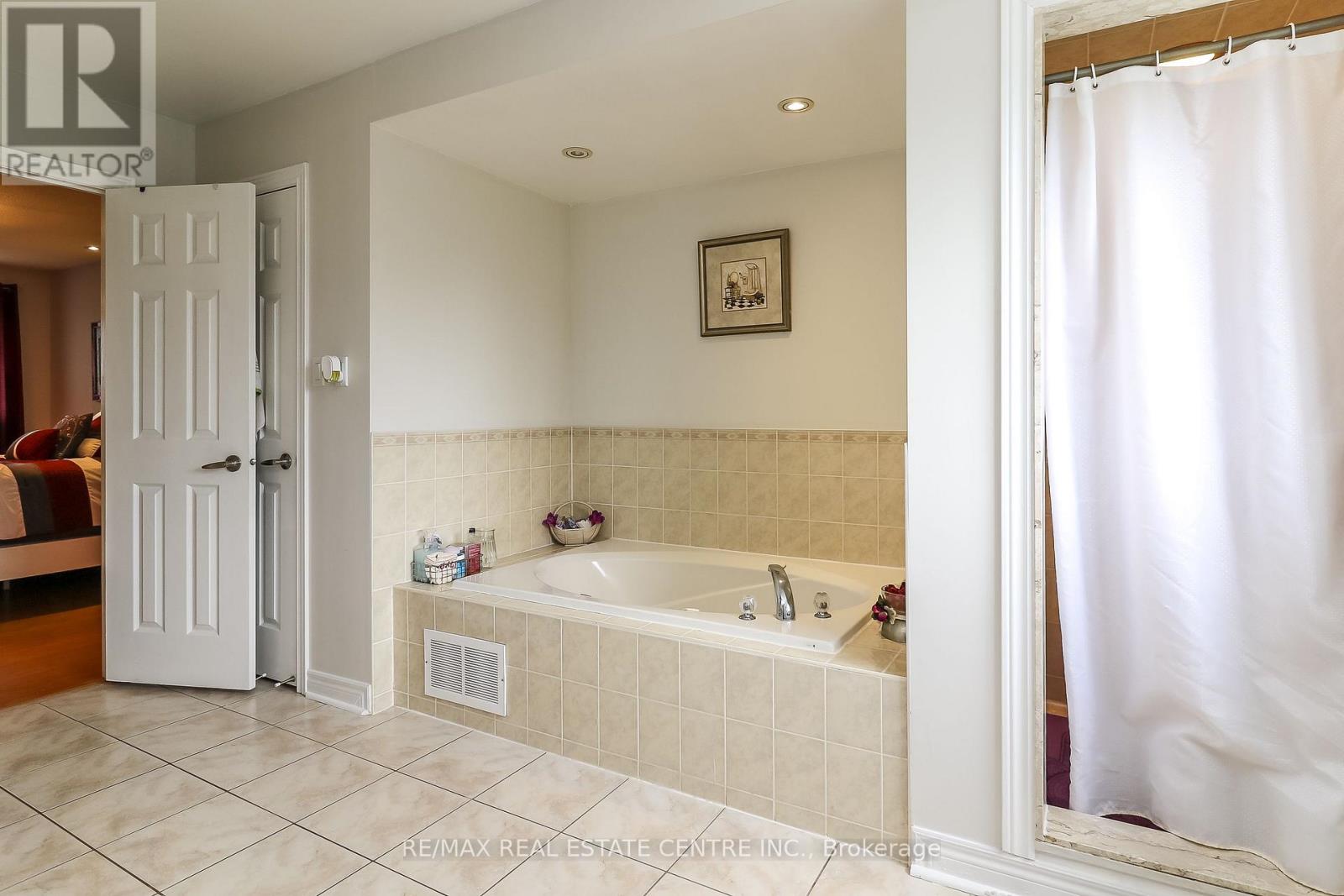 1 Sandringham Drive, Barrie, Ontario  L4N 0J9 - Photo 32 - S12405886
