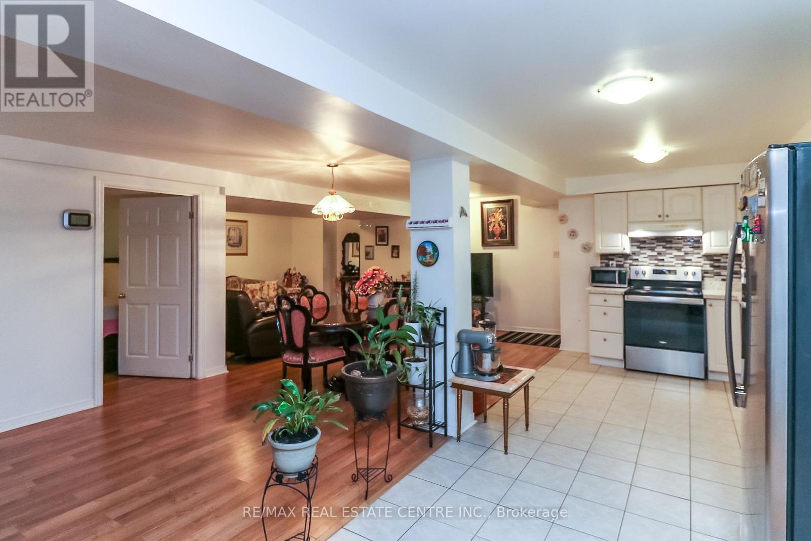 1 Sandringham Drive, Barrie, Ontario  L4N 0J9 - Photo 36 - S12405886