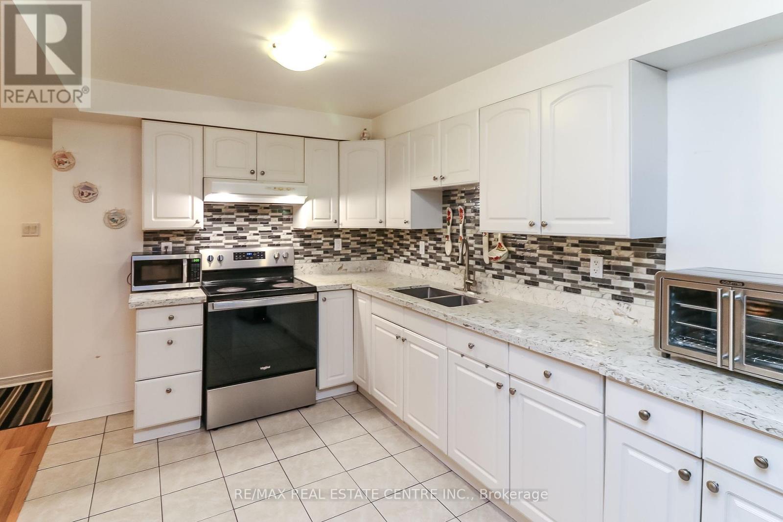1 Sandringham Drive, Barrie, Ontario  L4N 0J9 - Photo 38 - S12405886