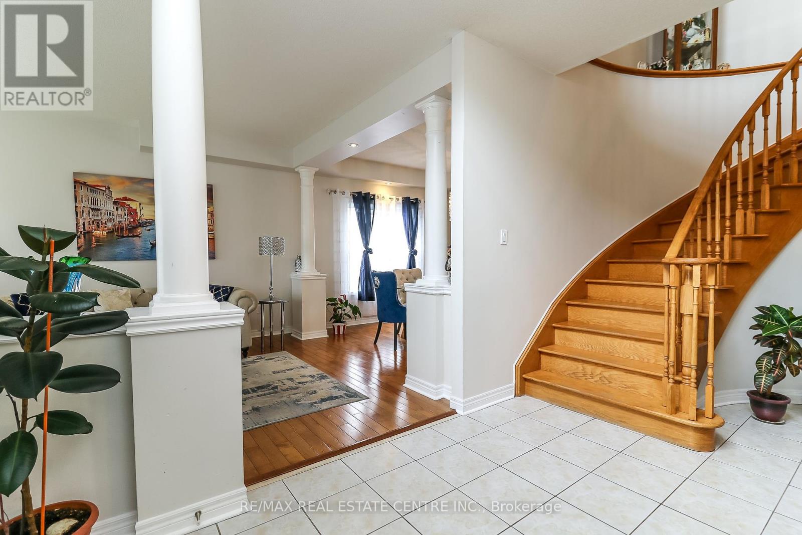1 Sandringham Drive, Barrie, Ontario  L4N 0J9 - Photo 4 - S12405886