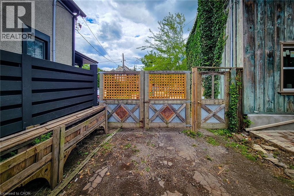 16 Welland Street S, Thorold, Ontario  L2V 2B4 - Photo 6 - 40770089