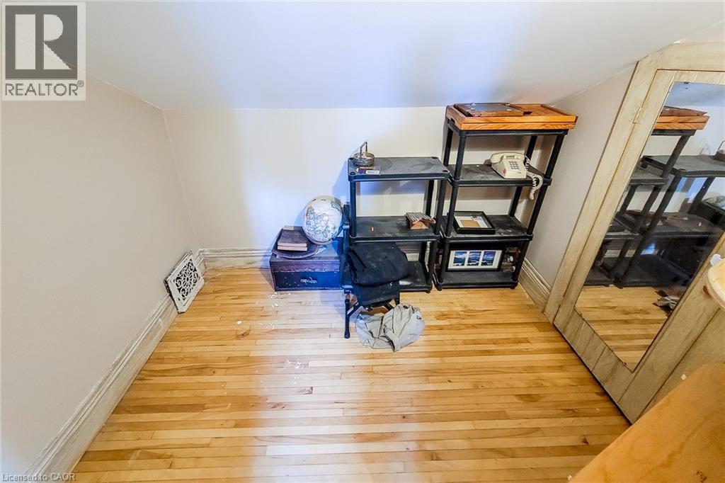 16 Welland Street S, Thorold, Ontario  L2V 2B4 - Photo 38 - 40770089