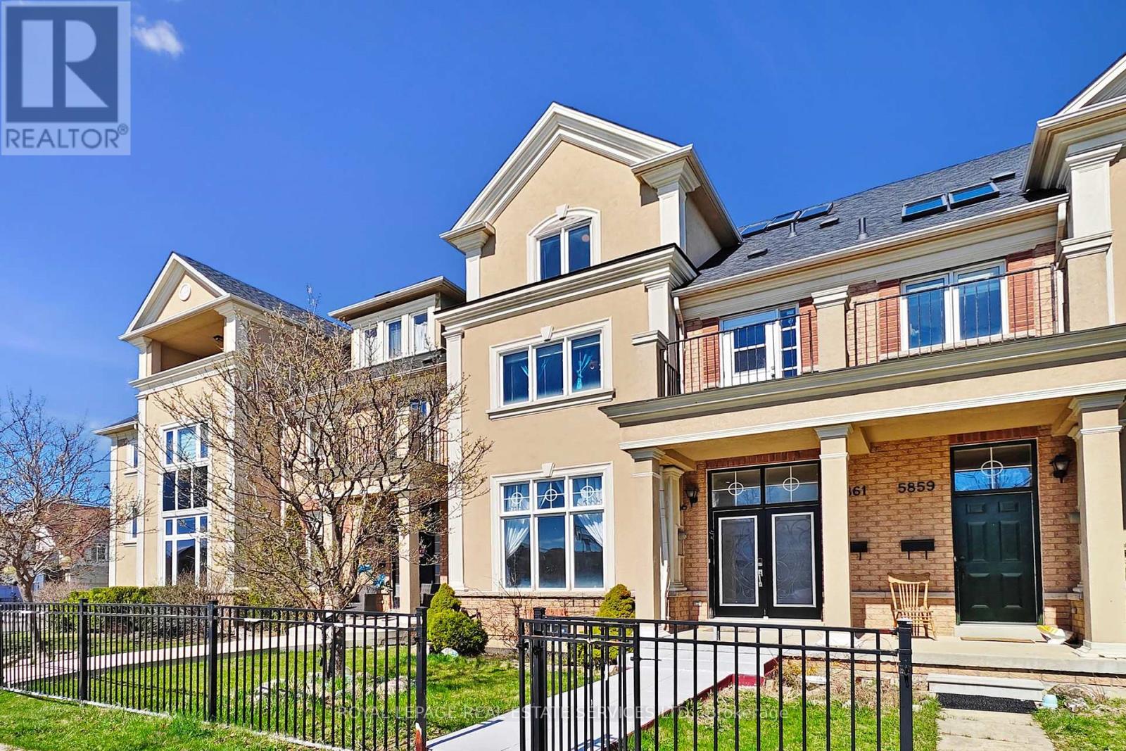 5861 Tenth Line W, Mississauga, Ontario  L5M 6V4 - Photo 2 - W12405873