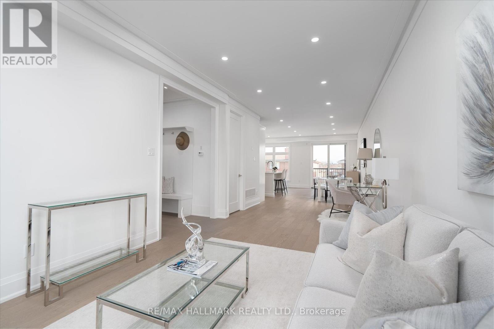 31 St.gaspar's Court, Toronto, Ontario  M9L 2J7 - Photo 10 - W12405878