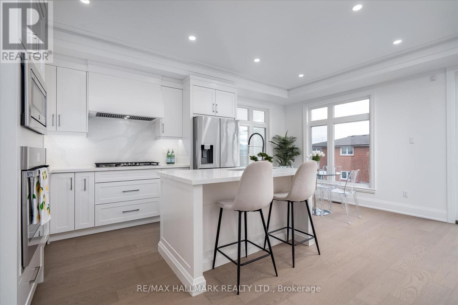 31 St.gaspar's Court, Toronto, Ontario  M9L 2J7 - Photo 16 - W12405878