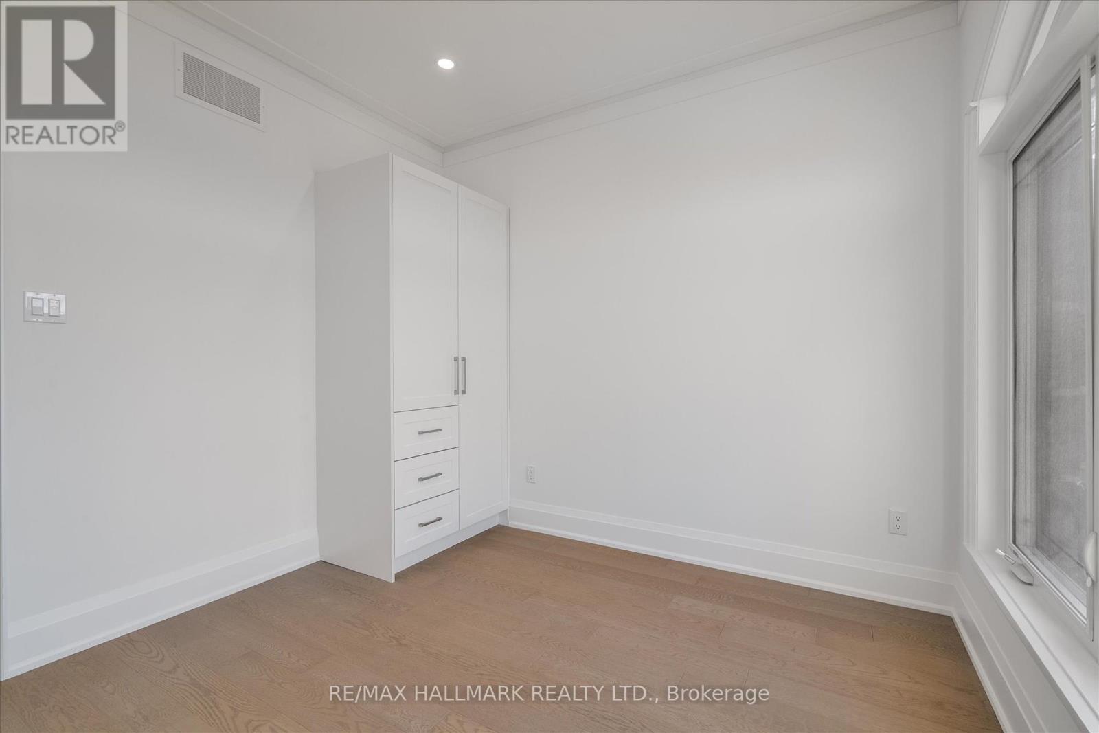 31 St.gaspar's Court, Toronto, Ontario  M9L 2J7 - Photo 35 - W12405878