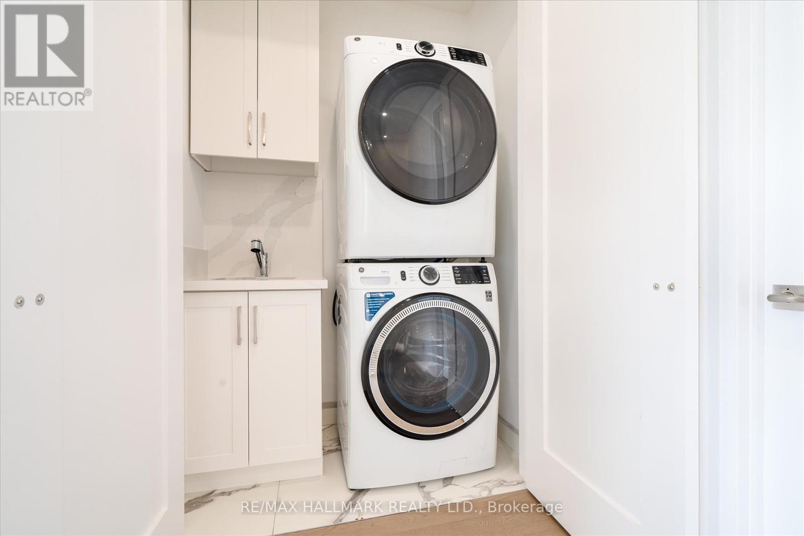 31 St.gaspar's Court, Toronto, Ontario  M9L 2J7 - Photo 38 - W12405878