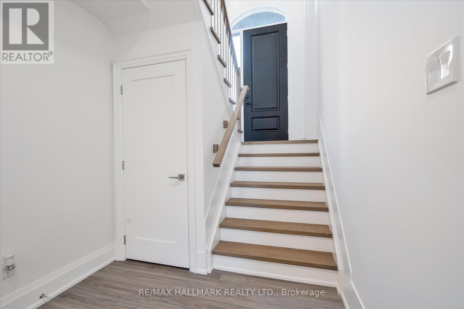 31 St.gaspar's Court, Toronto, Ontario  M9L 2J7 - Photo 39 - W12405878