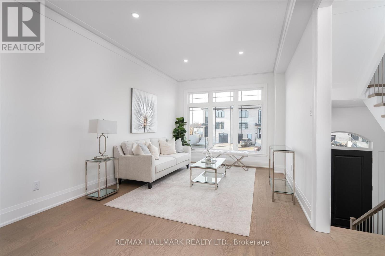 31 St.gaspar's Court, Toronto, Ontario  M9L 2J7 - Photo 8 - W12405878
