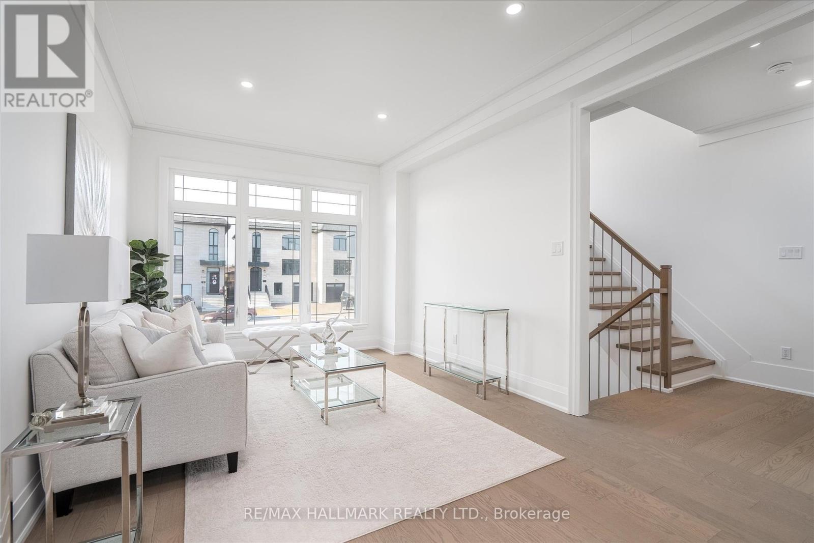31 St.gaspar's Court, Toronto, Ontario  M9L 2J7 - Photo 9 - W12405878