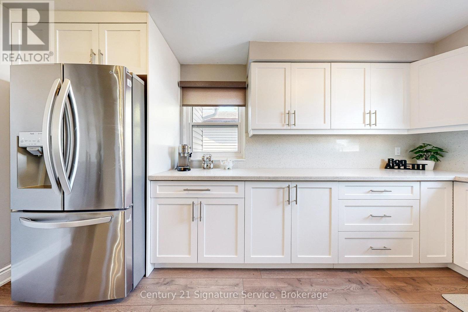 3 Majestic Crescent, Brampton, Ontario  L6S 3N1 - Photo 12 - W12405911