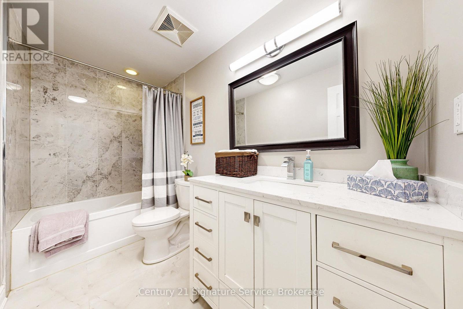 3 Majestic Crescent, Brampton, Ontario  L6S 3N1 - Photo 14 - W12405911