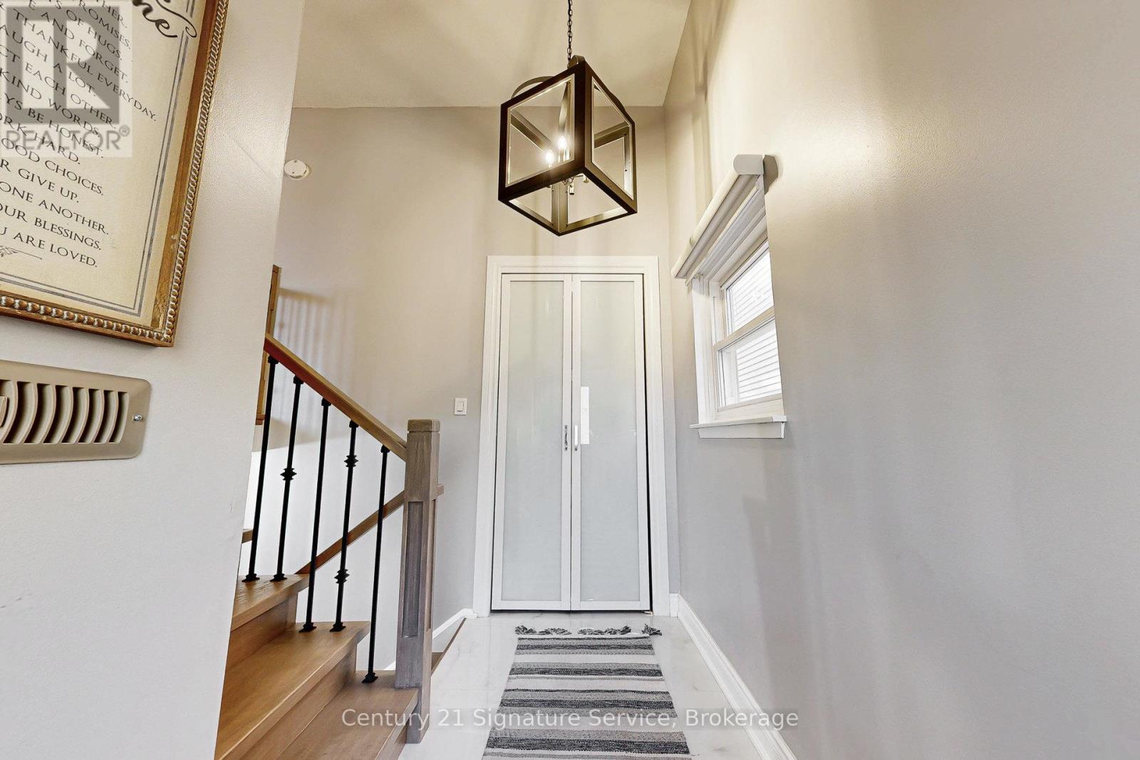 3 Majestic Crescent, Brampton, Ontario  L6S 3N1 - Photo 5 - W12405911