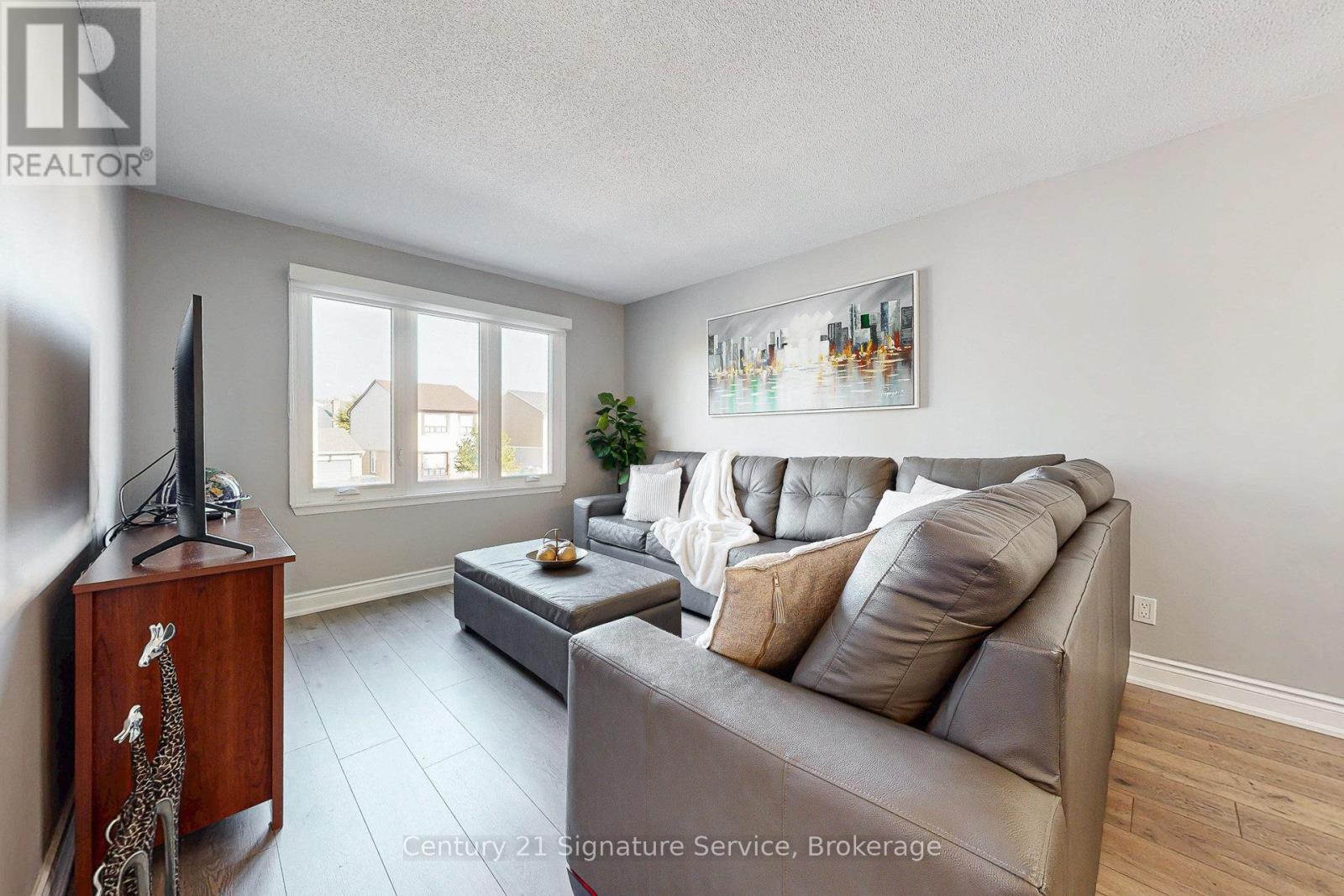 3 Majestic Crescent, Brampton, Ontario  L6S 3N1 - Photo 8 - W12405911