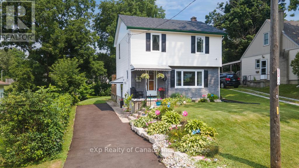 9 Oakwood Avenue, Norfolk, Ontario  N3Y 1H4 - Photo 3 - X12406098