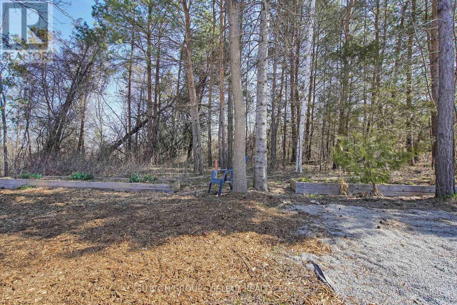 5 Huron View Avenue, Lambton Shores, Ontario  N0N 1J7 - Photo 14 - X12392108