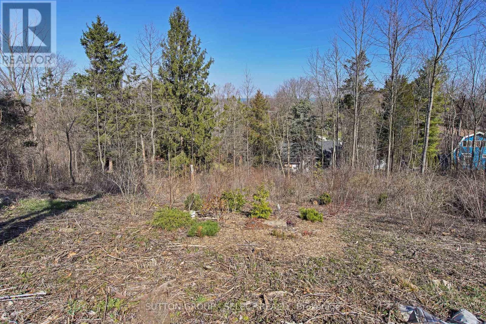 5 Huron View Avenue, Lambton Shores, Ontario  N0N 1J7 - Photo 16 - X12392108