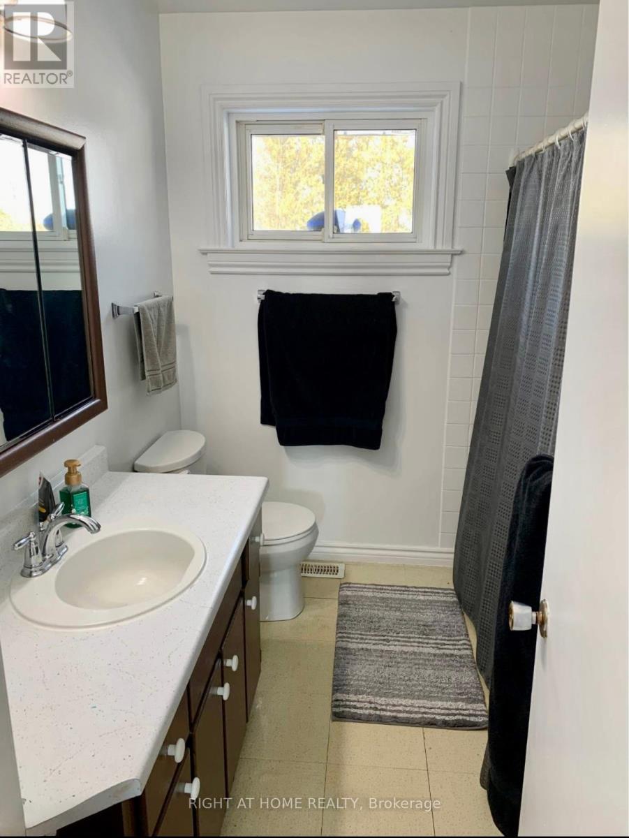 220 King Street, Kawartha Lakes, Ontario  K0M 2T0 - Photo 10 - X12405841