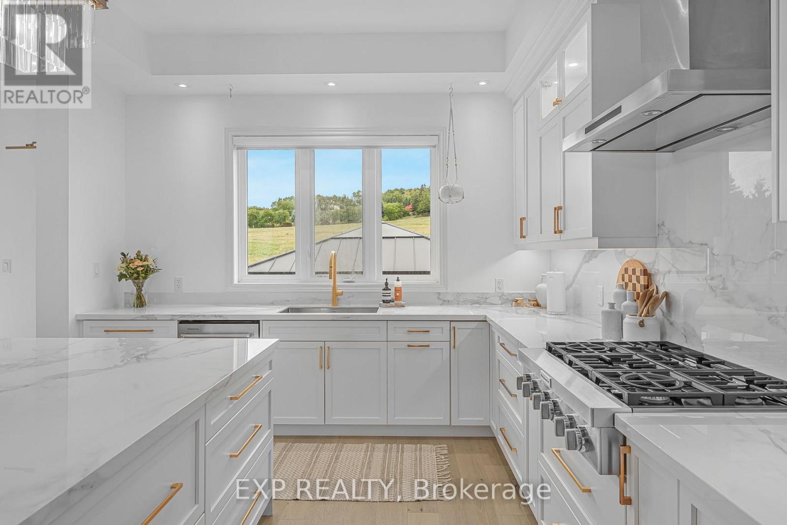 3978 Highland Park Drive, Lincoln (Beamsville), Ontario  L3J 0T1 - Photo 4 - X12405858