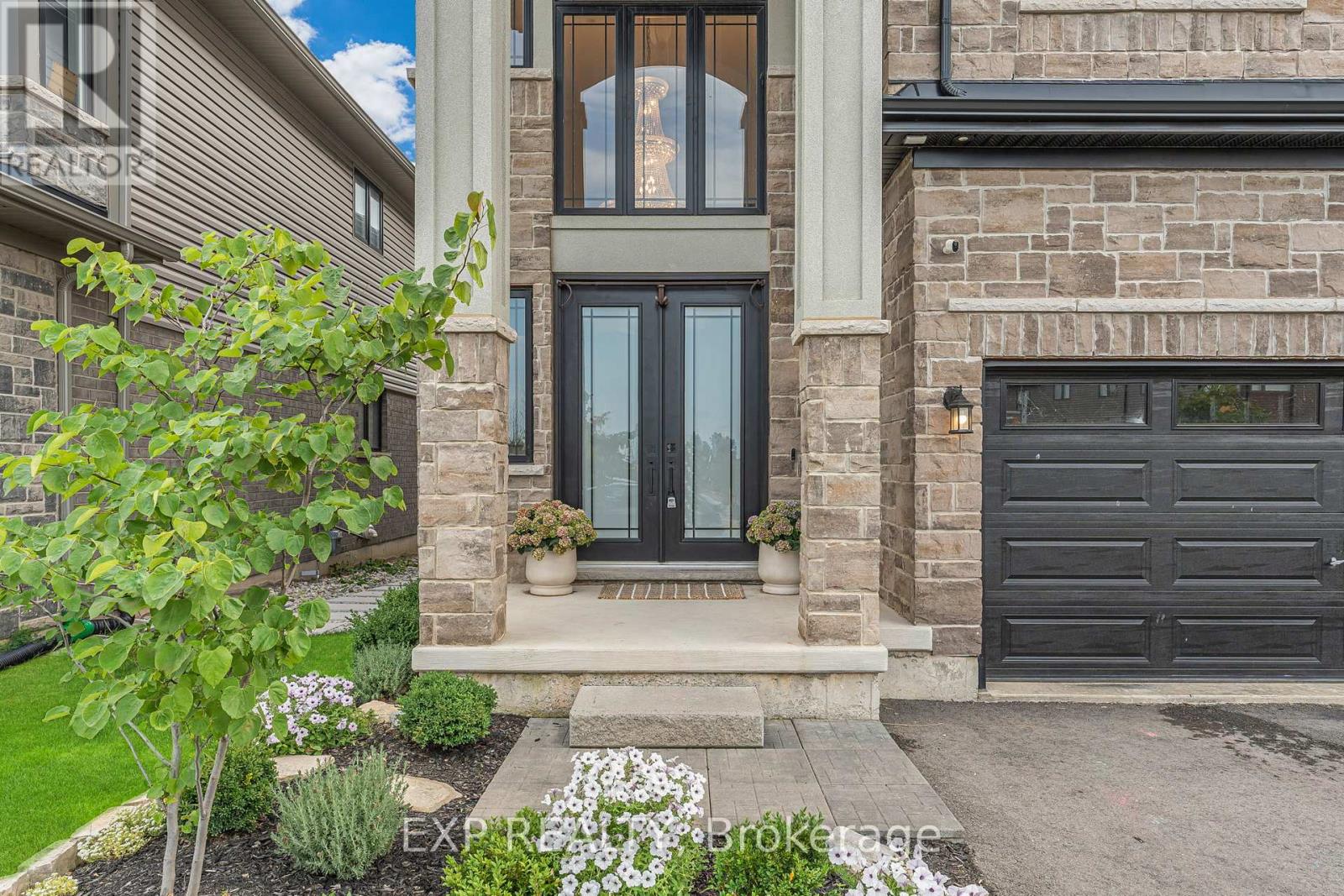 3978 Highland Park Drive, Lincoln (Beamsville), Ontario  L3J 0T1 - Photo 7 - X12405858