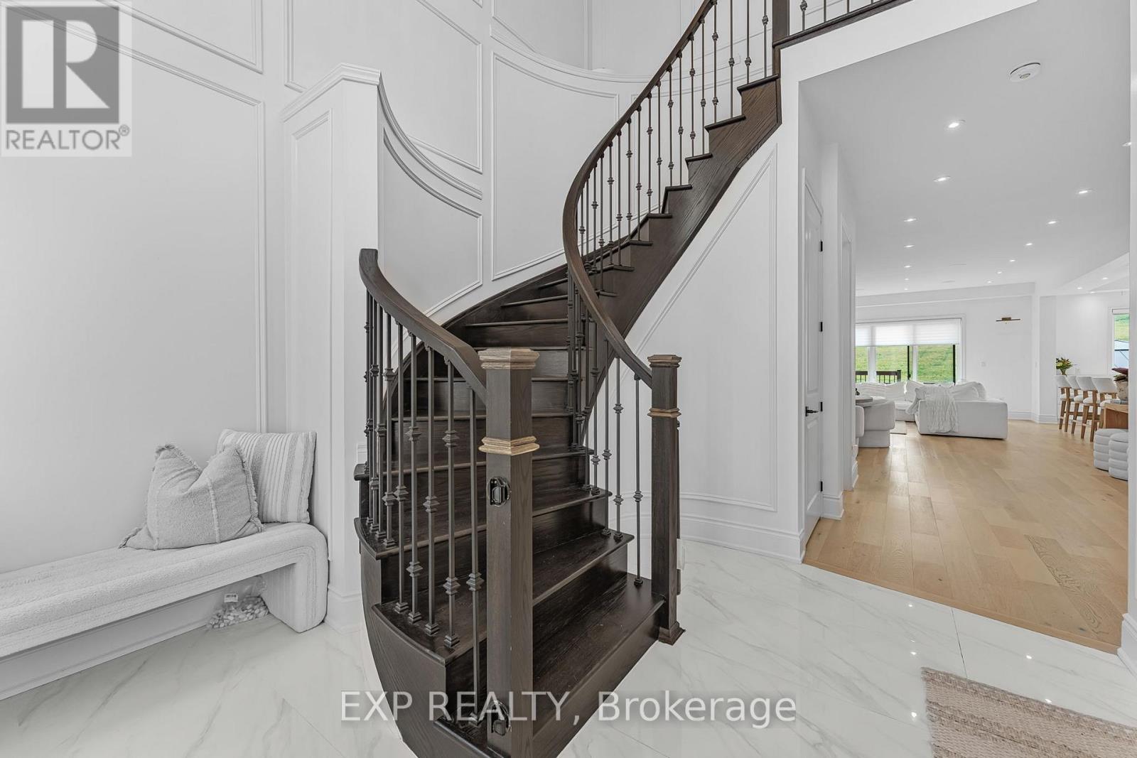 3978 Highland Park Drive, Lincoln (Beamsville), Ontario  L3J 0T1 - Photo 9 - X12405858