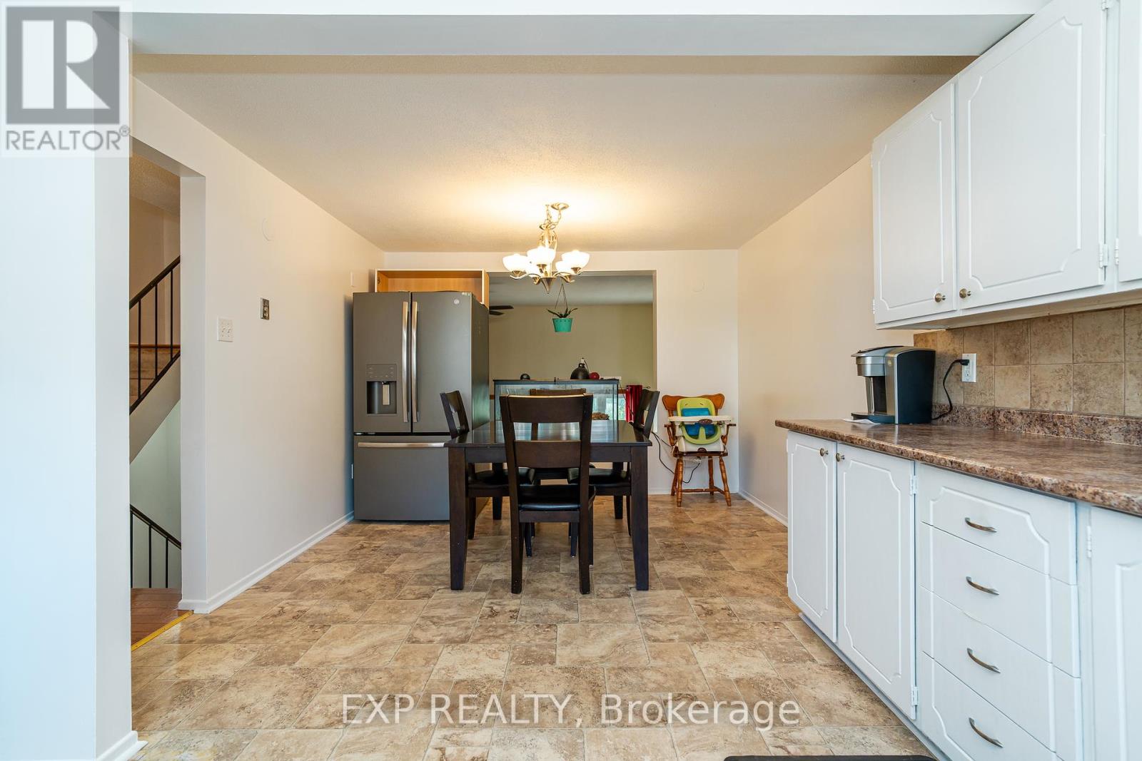 40 - 2296 Orient Park Drive, Ottawa, Ontario  K1B 4N6 - Photo 9 - X12398258