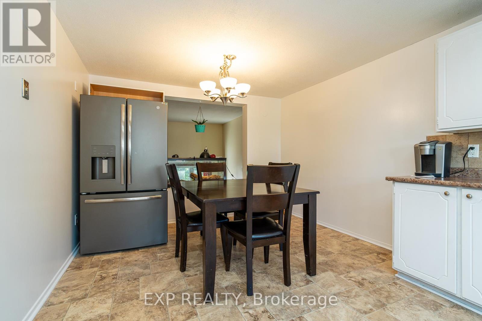 40 - 2296 Orient Park Drive, Ottawa, Ontario  K1B 4N6 - Photo 10 - X12398258