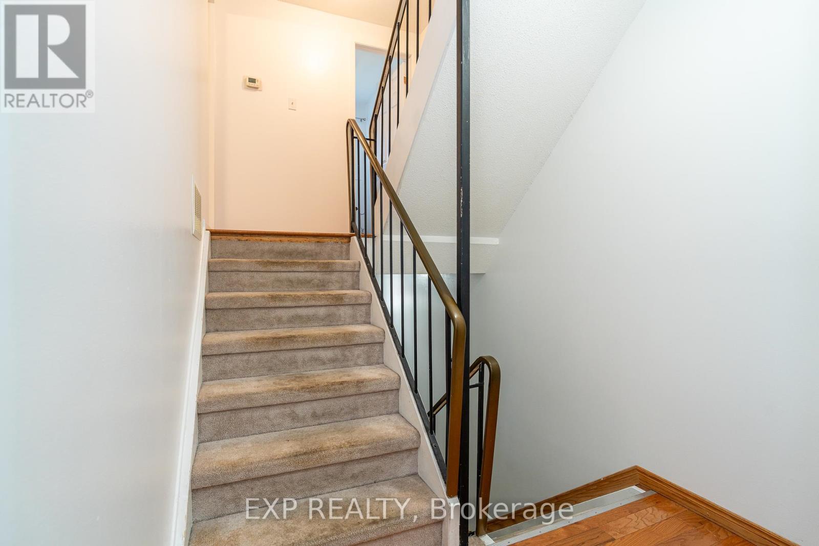 40 - 2296 Orient Park Drive, Ottawa, Ontario  K1B 4N6 - Photo 14 - X12398258