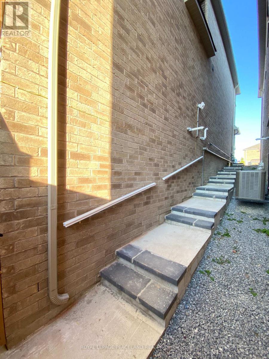 Basement-Legal Walk  Out - 30 Meadow Vista Crescent, East Gwillimbury, Ontario  L9N 0T4 - Photo 19 - N12401774