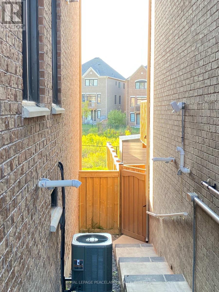 Basement-Legal Walk  Out - 30 Meadow Vista Crescent, East Gwillimbury, Ontario  L9N 0T4 - Photo 30 - N12401774