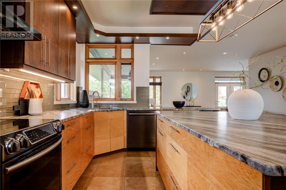 22 Landreville, Sudbury, Ontario  P3A 0A1 - Photo 11 - 2124345