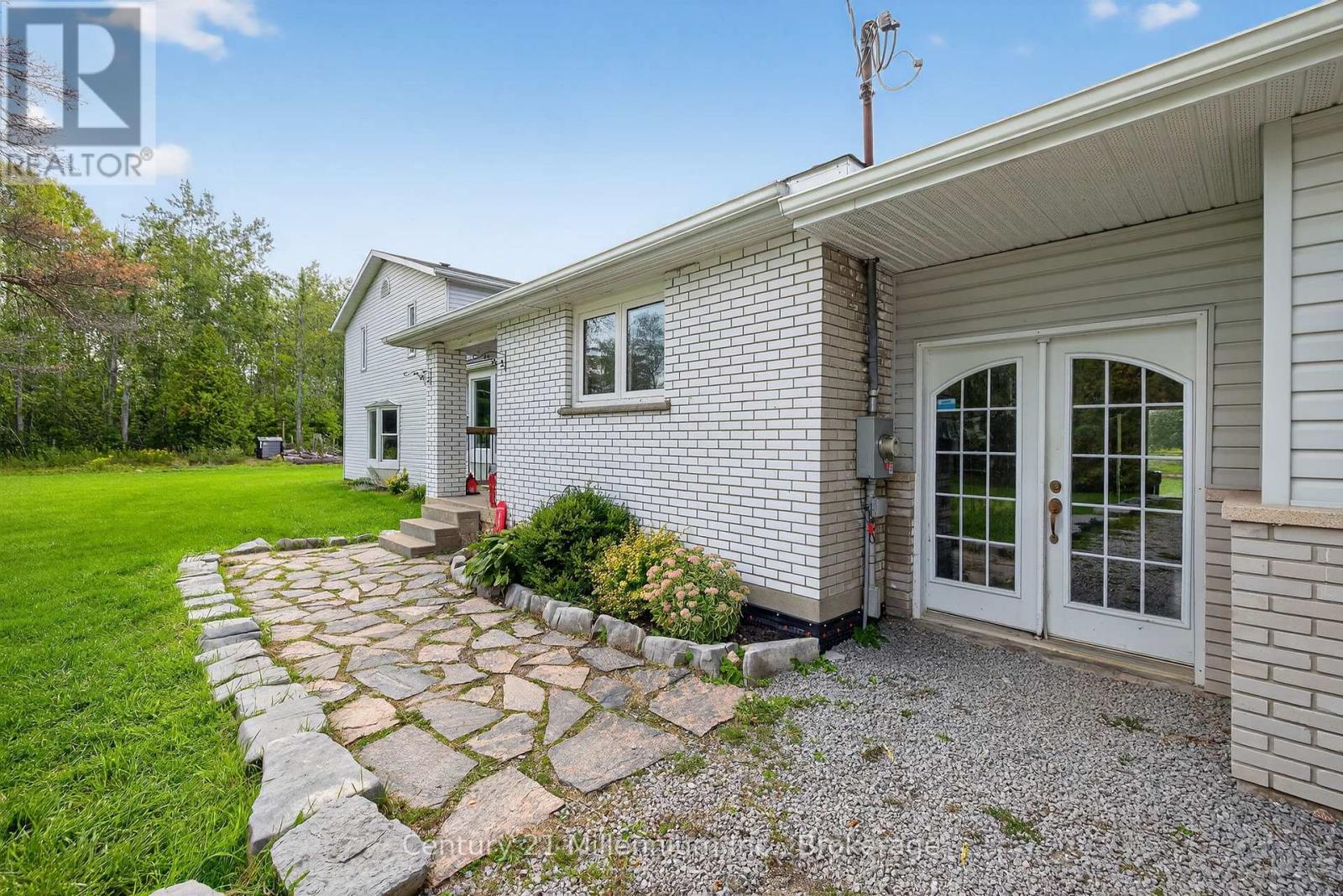 28650 Hwy 12, Brock, Ontario  L0K 1A0 - Photo 3 - N12406132