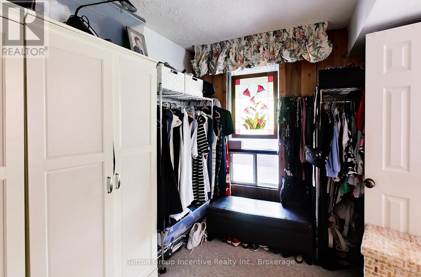 187 Arlberg Crescent, Blue Mountains, Ontario  L9Y 0M1 - Photo 24 - X12406134
