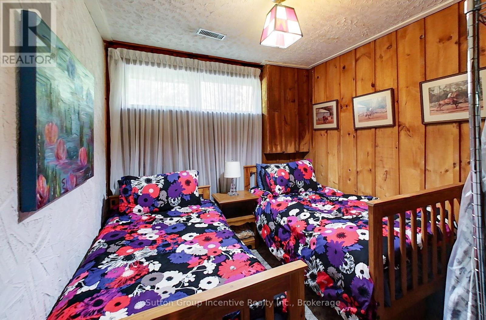 187 Arlberg Crescent, Blue Mountains, Ontario  L9Y 0M1 - Photo 26 - X12406134