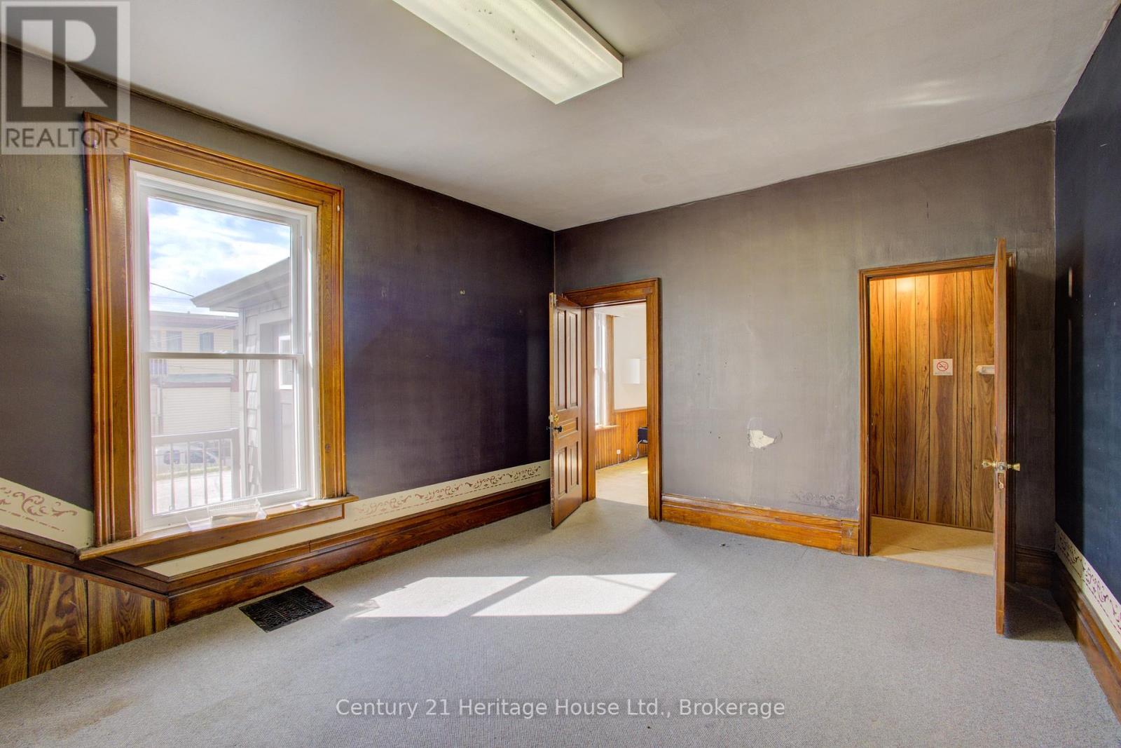 150 Mill Street, West Grey, Ontario  N0G 1R0 - Photo 14 - X12406166