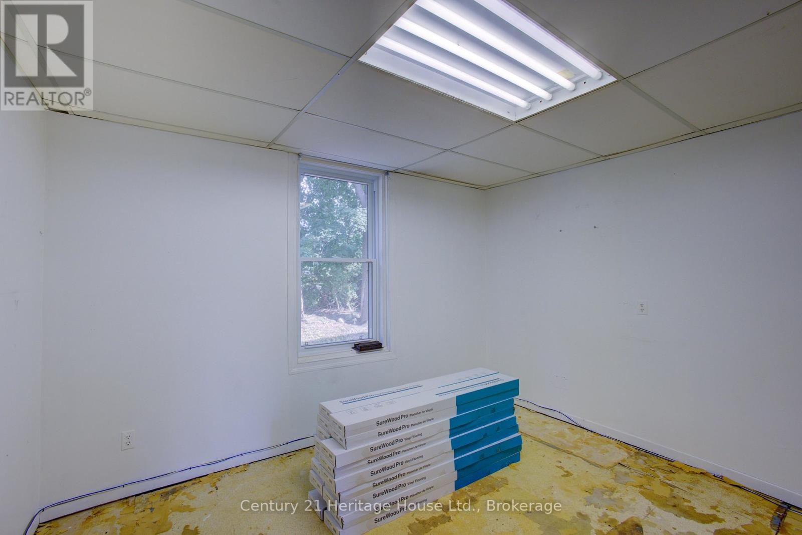 150 Mill Street, West Grey, Ontario  N0G 1R0 - Photo 22 - X12406166