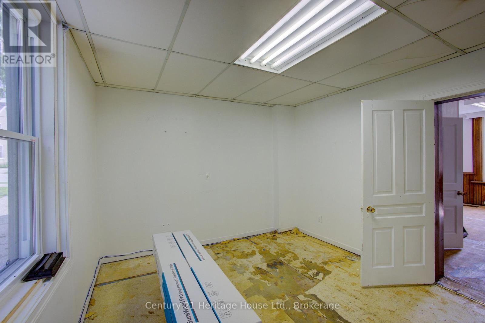 150 Mill Street, West Grey, Ontario  N0G 1R0 - Photo 23 - X12406166