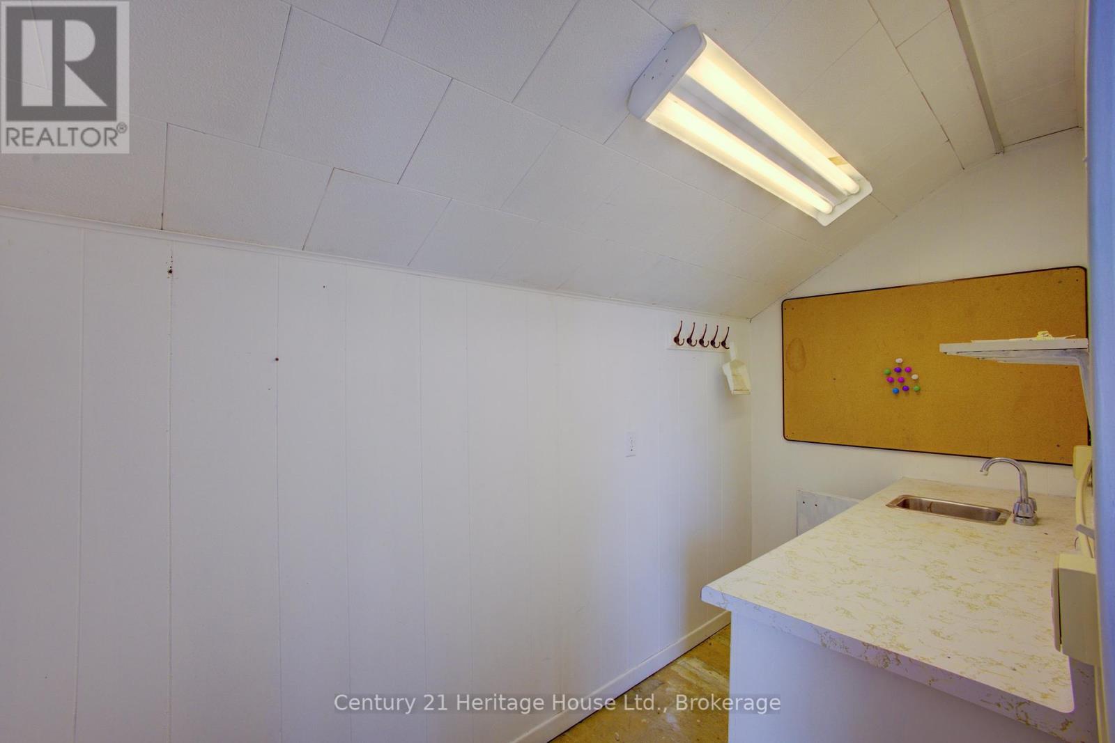150 Mill Street, West Grey, Ontario  N0G 1R0 - Photo 25 - X12406166