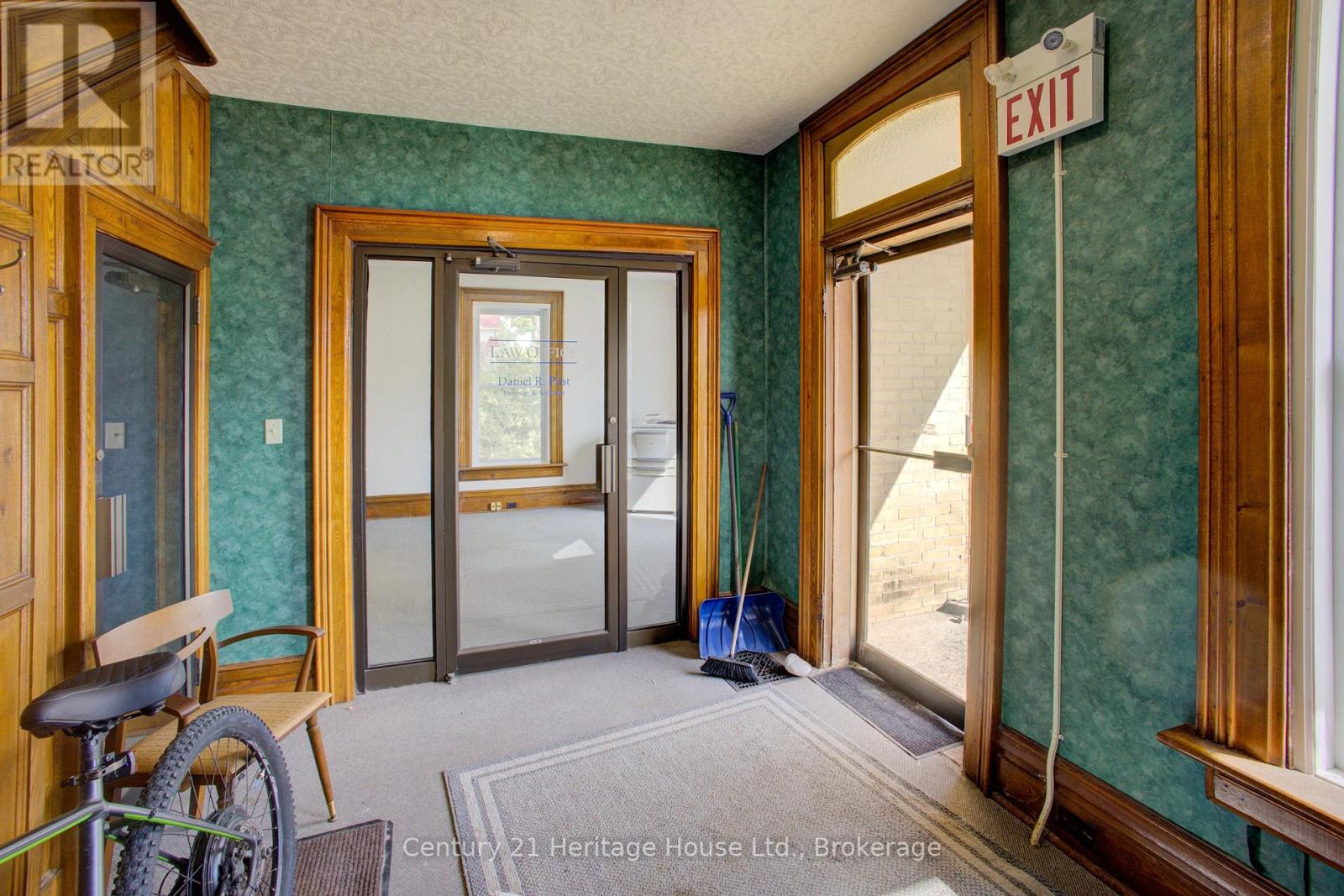 150 Mill Street, West Grey, Ontario  N0G 1R0 - Photo 5 - X12406166