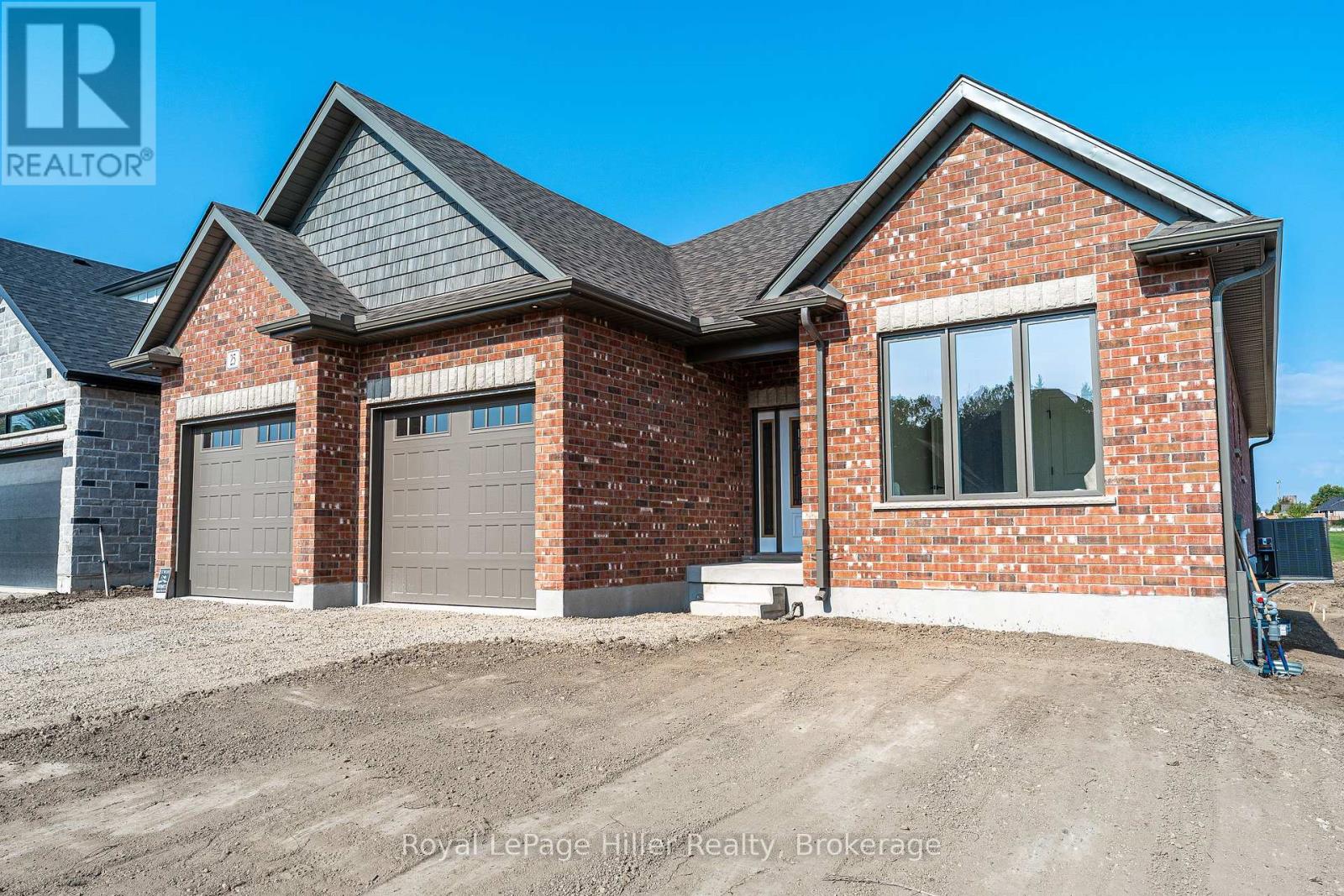 25 Avery Place, Perth East, Ontario  N0K 1M0 - Photo 2 - X12406202