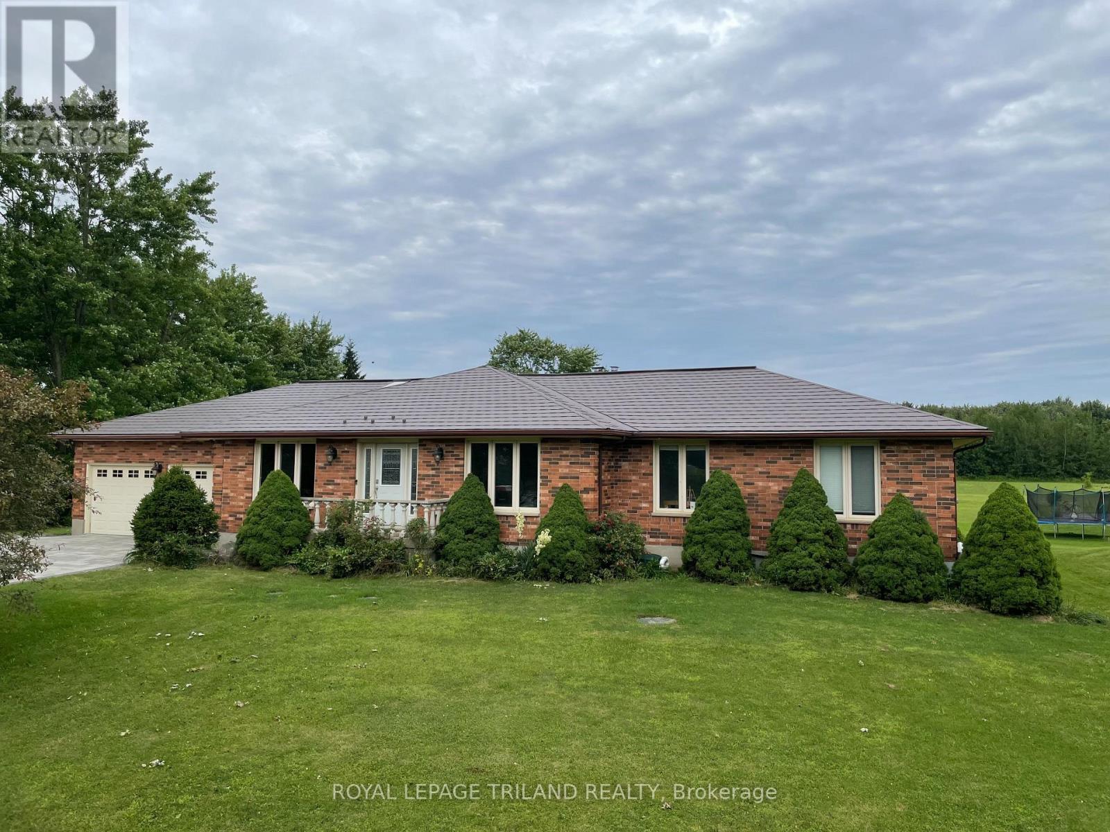 5172 Dundas Street, Thames Centre, Ontario  N0M 2P0 - Photo 4 - X12406127